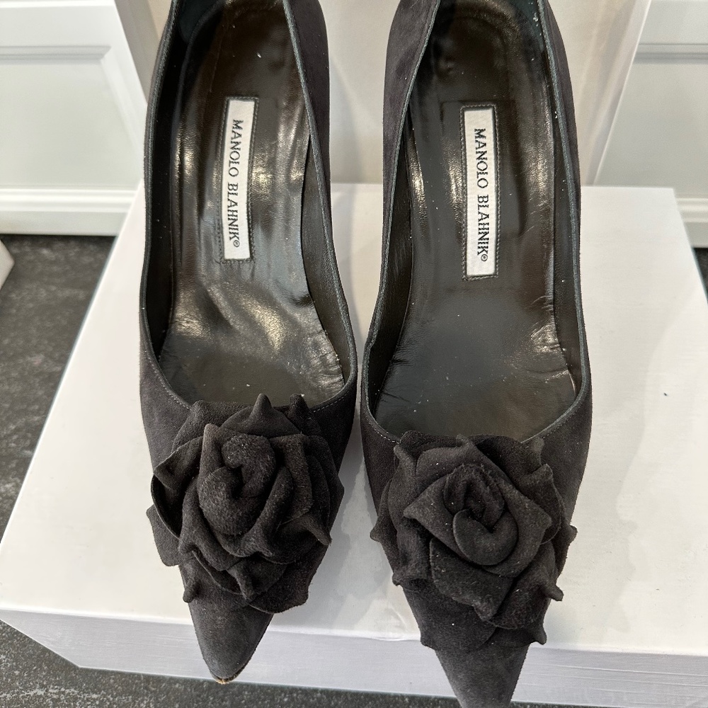 Manolo Blahnik Black Suede Pointed-Toe Pumps
